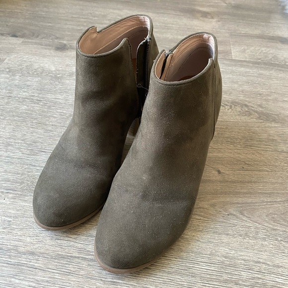 Olive booties - Picture 3 of 3